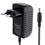Adaptador de corriente 15V 2A plug 5.5 mm x 2.5 mm