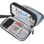 Kit Viaje: Bolso Organizador de Cables + Adaptador de Enchufe Universal 2 USB + Kit de Aseo - Imagen 8